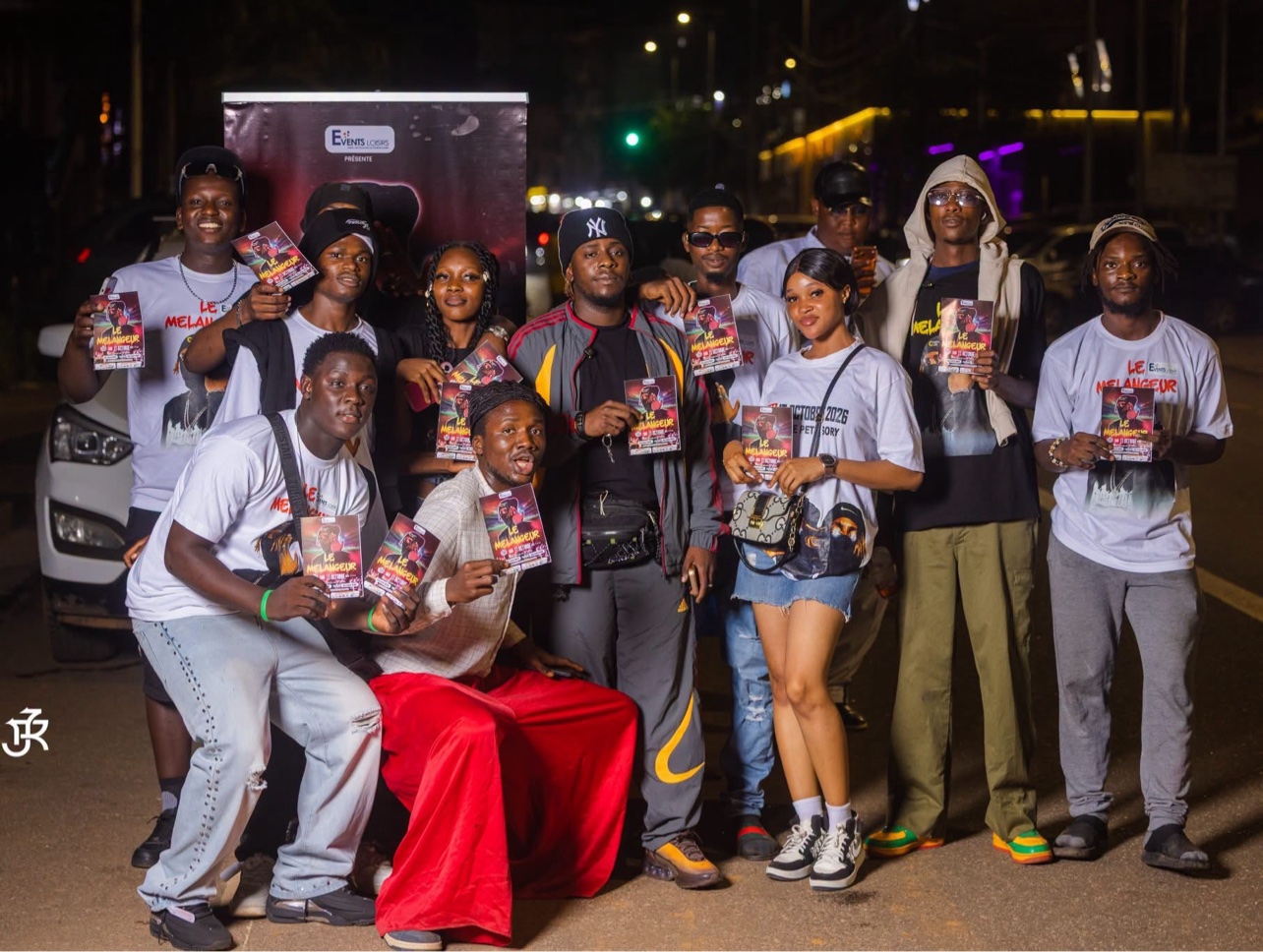 L’équipe de promotion du concert du stade Petit Sory à l’œuvre